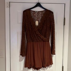 JODIFL size Medium, rust color, lace romper- never worn